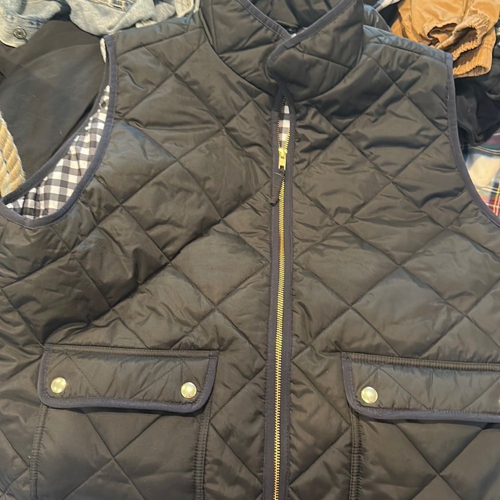 Black J crew vest